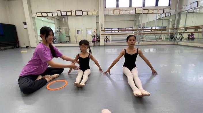 バレエスタジオアッサンブレ　キッズクラス３歳から